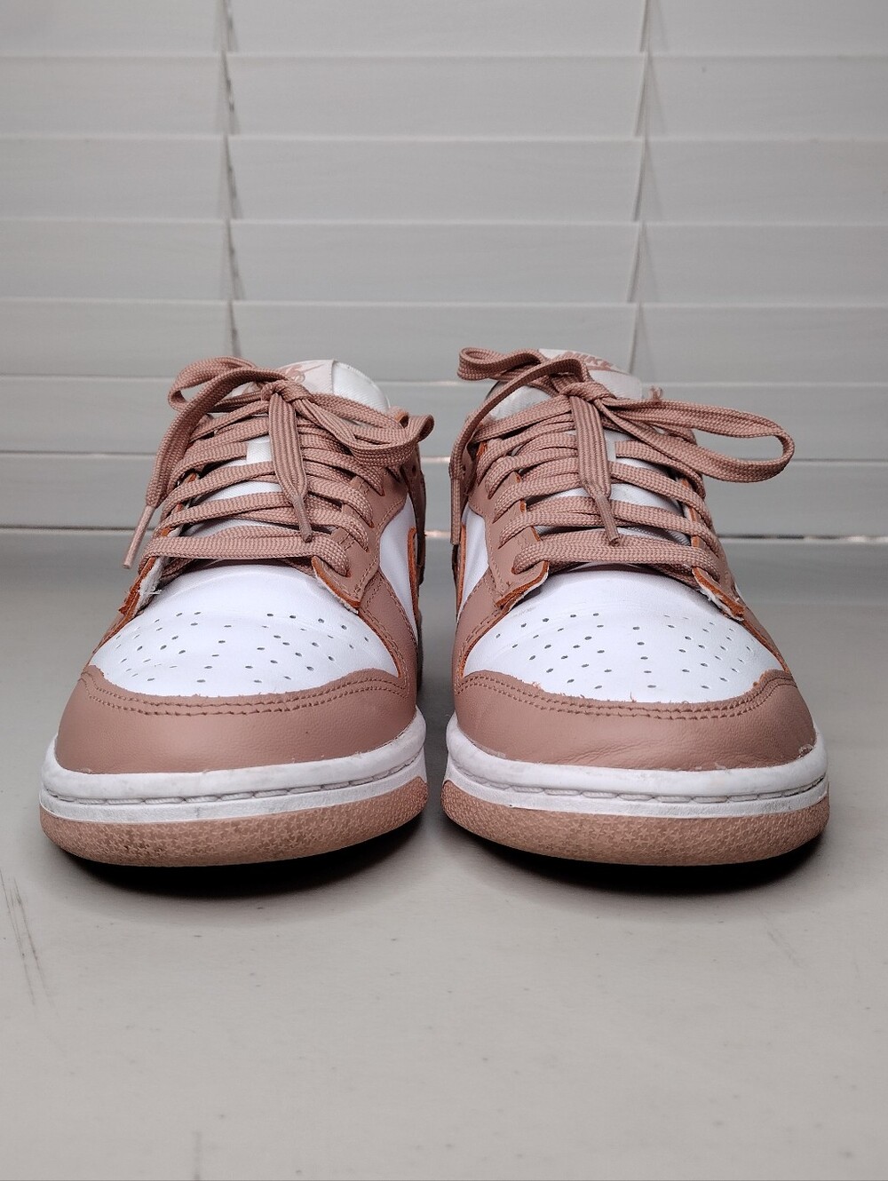 Nike White Dusty Pink Low Top Lace Up Sneakers Sz 8 - Picture 5 of 14